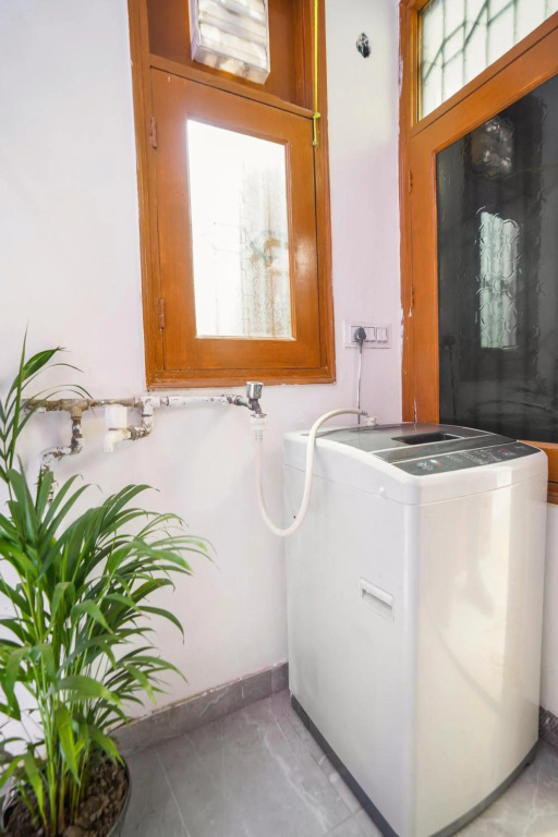 Entire Luxurious Apartment with kitchen near metro