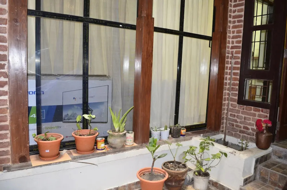 Tanani Newa Home - Makalu
