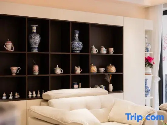 Qingying Flower Homestay (Taoxichuan Cultural and Creative Block)