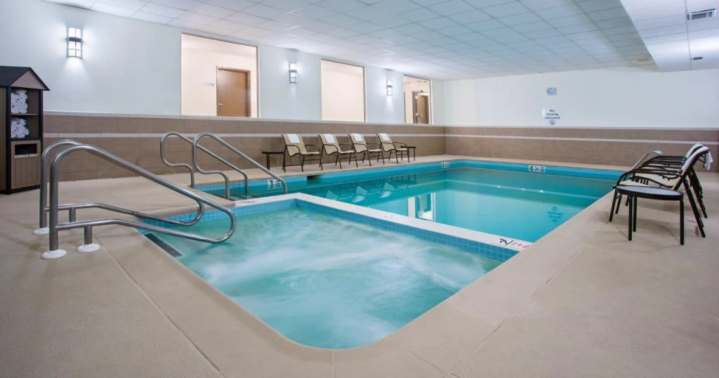 Holiday Inn Express & Suites Wyomissing by IHG