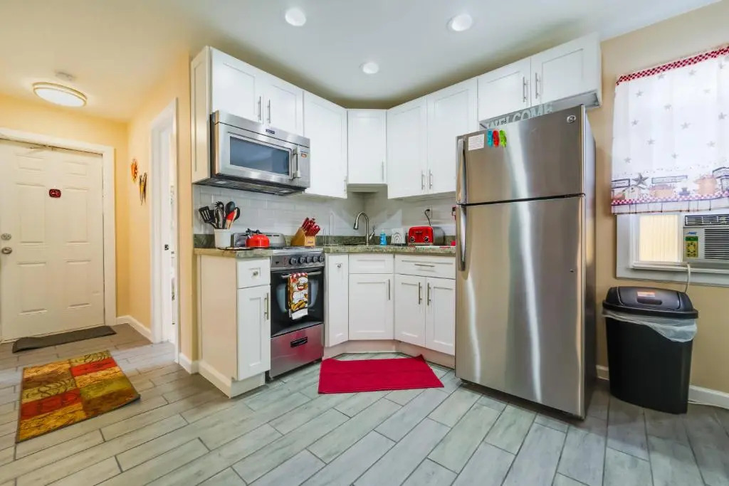 Beach Chairs, Good Kitchen, Strong Wifi on 14th Ave