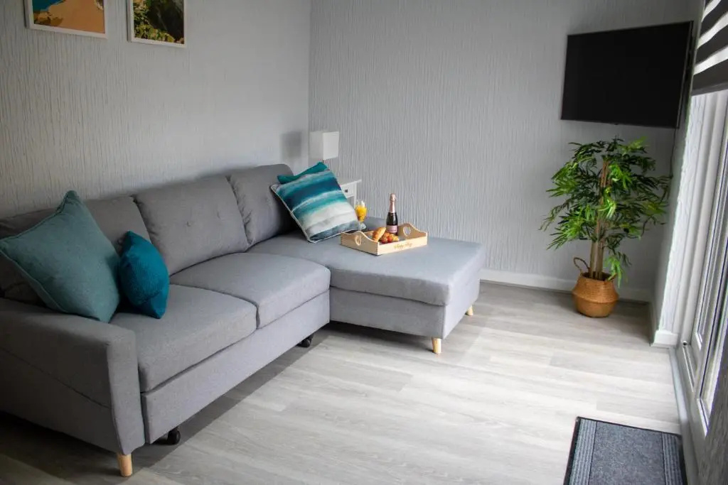 Large family Bungalow, parking & Bike Store BPW