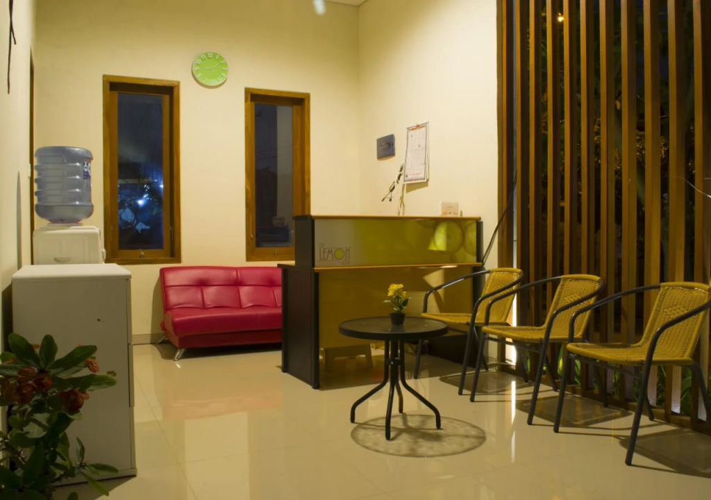 De Lemon Gatsu Hotel