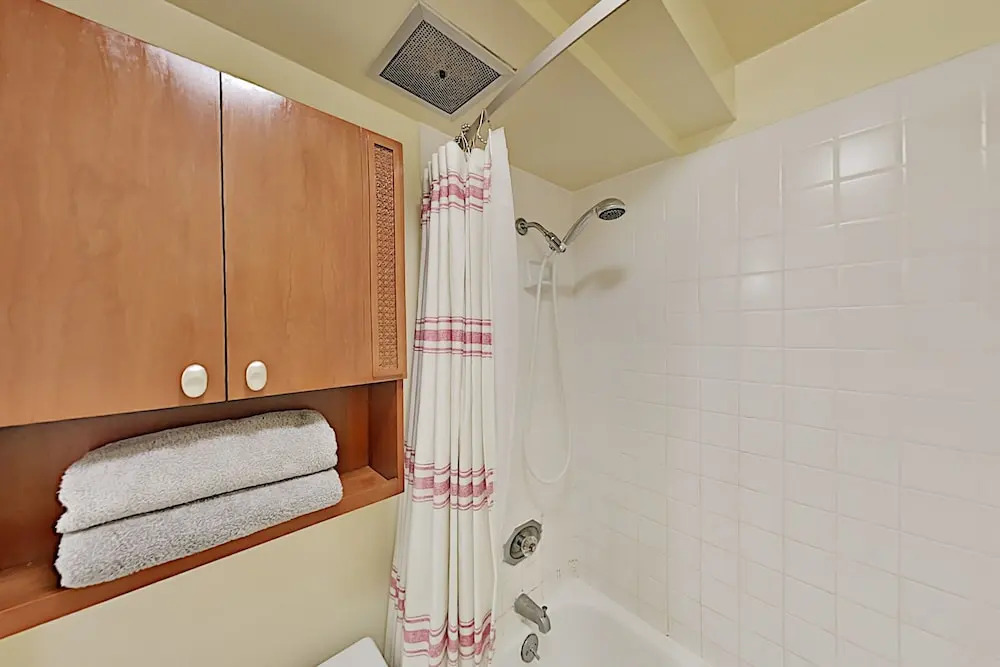 Pacific Monarch 901 Condo By Redawning