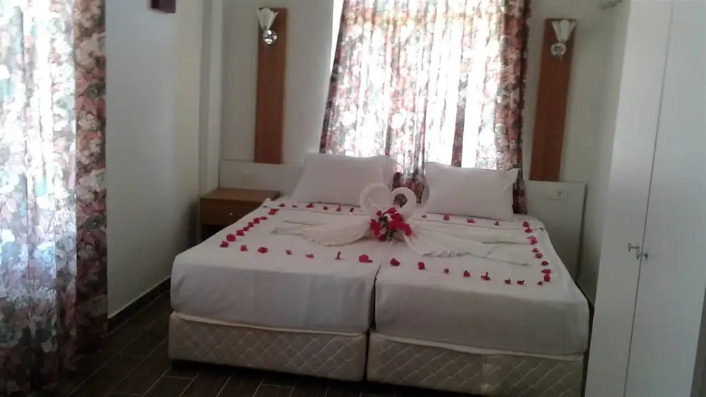 Nergos Side Hotel