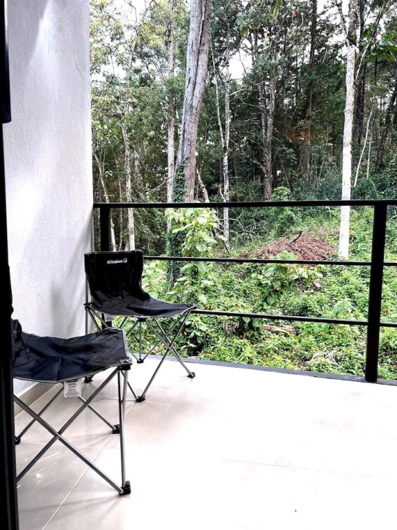 A Estadia tranquila con vista al bosque