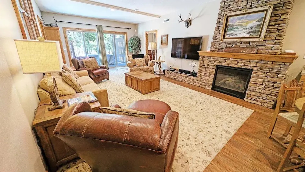Yellow Pine 32 6 Bedroom Home
