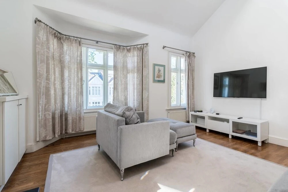 Beautiful 2 Bedroom Family Home