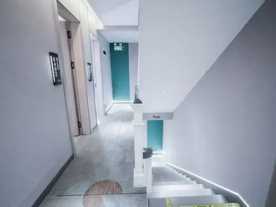 Xiyin Coffee Hotel (Baoshan High-speed Railway Station)