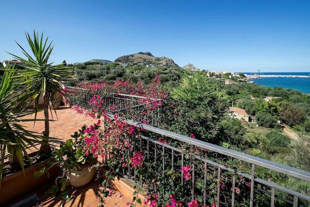 Park Residence Cicladi Comfortable Apartment With Spacious Terrace