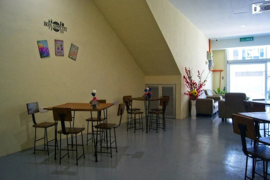 Tripod Hotel - Hostel