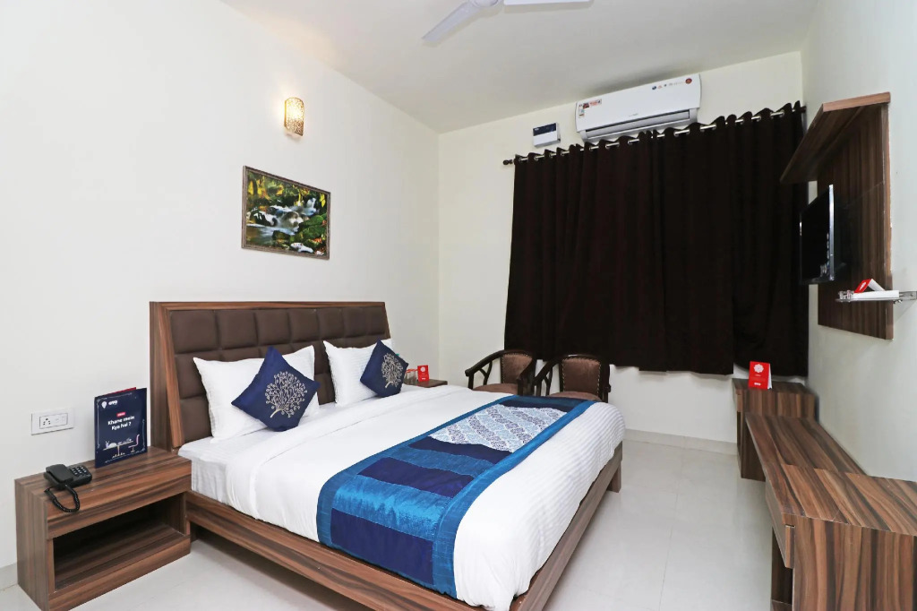 OYO 10213 Hotel Panache
