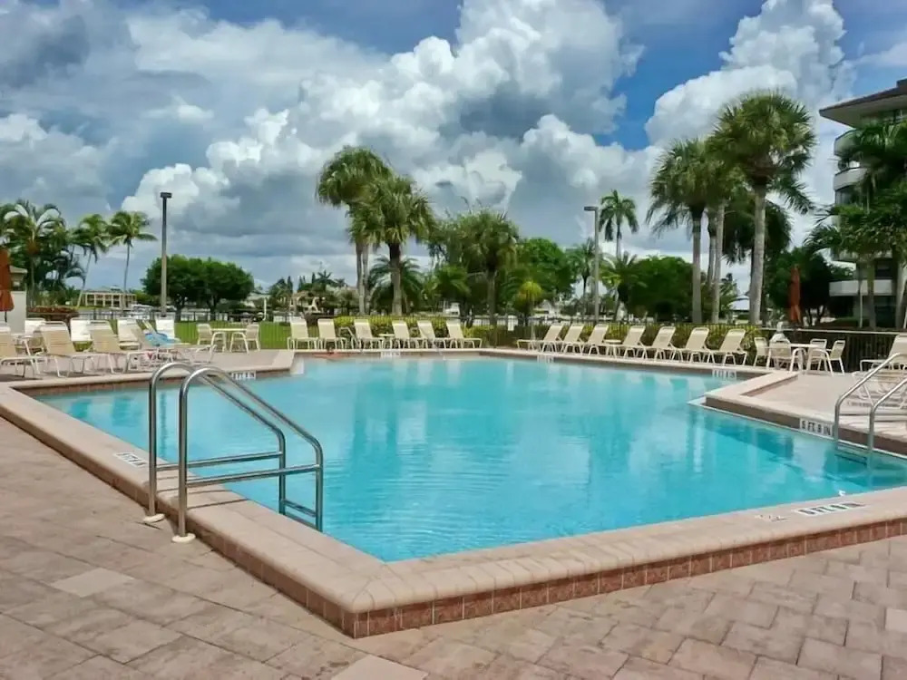 Condo With Pool, View of Clam Bay and Walk to Beach