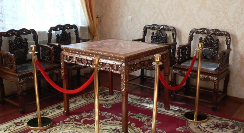 Imperatorsky Dvorets