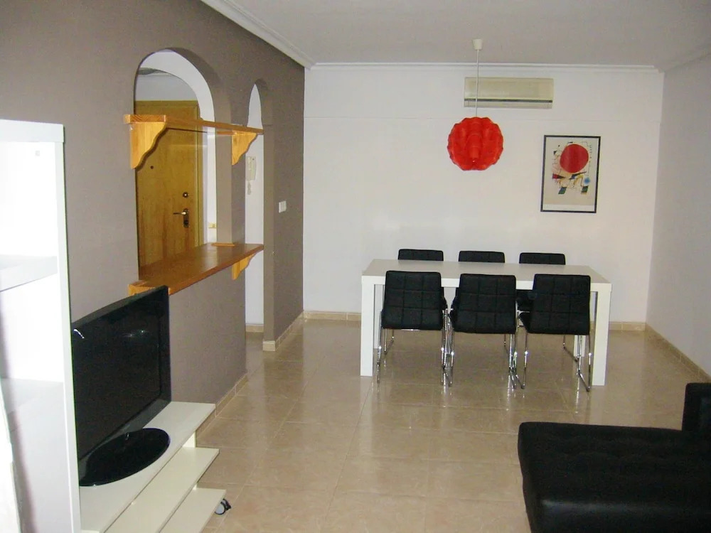 Apartment With 2 Bedrooms in Alicante, With Shared Pool, Enclosed Garden and Wifi - 2 km From the Beach