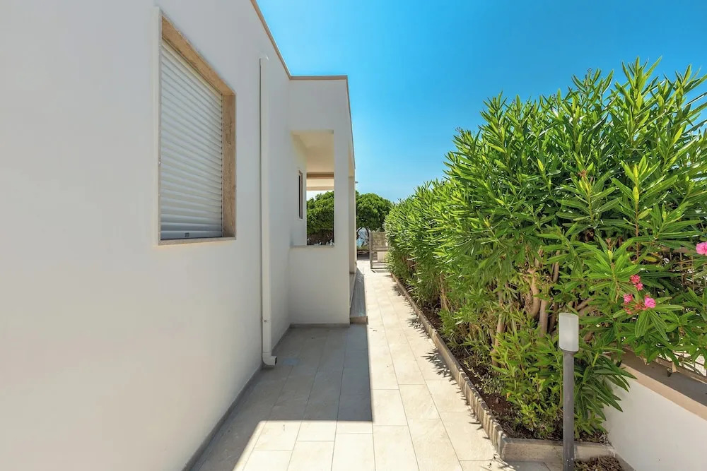Villa Goa by BarbarHouse
