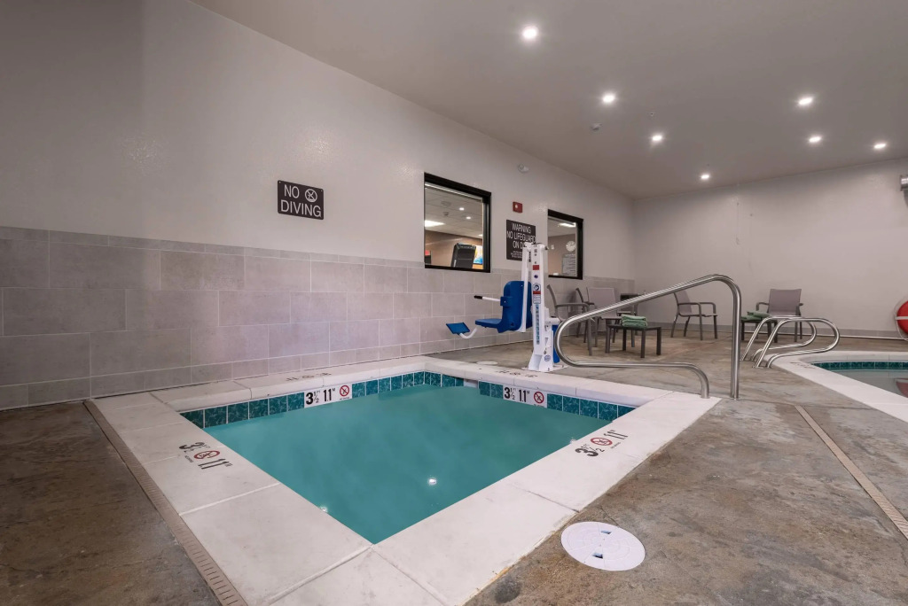 Comfort Suites Colorado Springs East - Medical Center Area