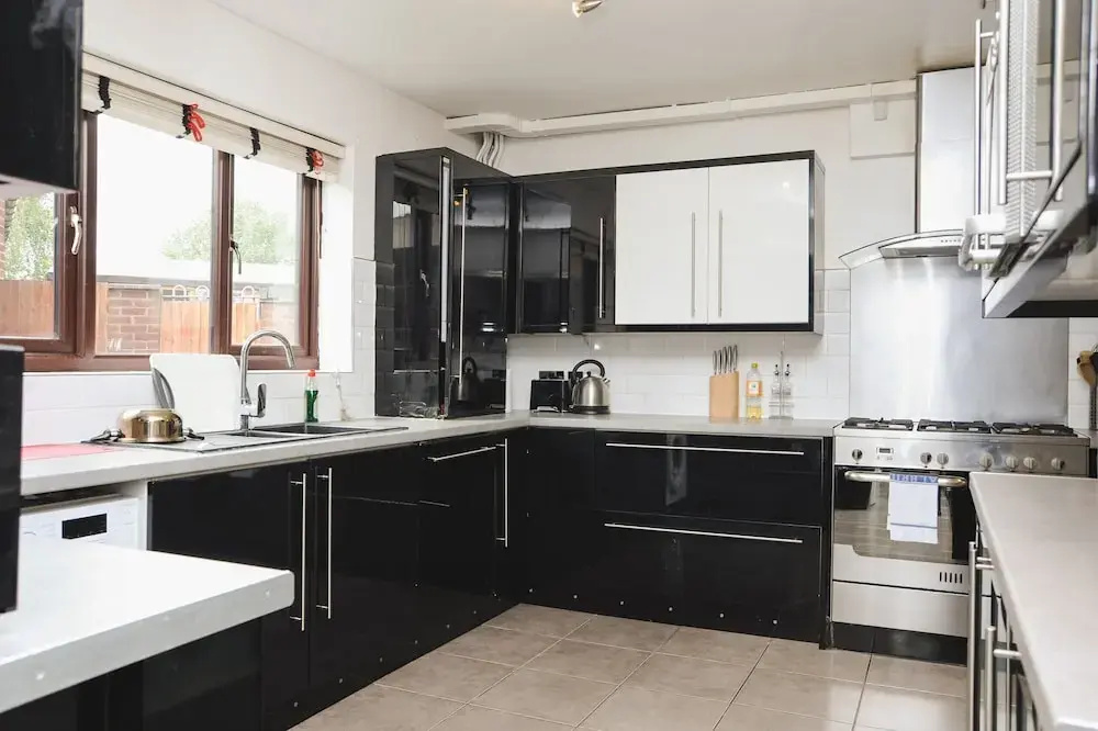 Room in Guest Room - Big Size Double Room in Coventry