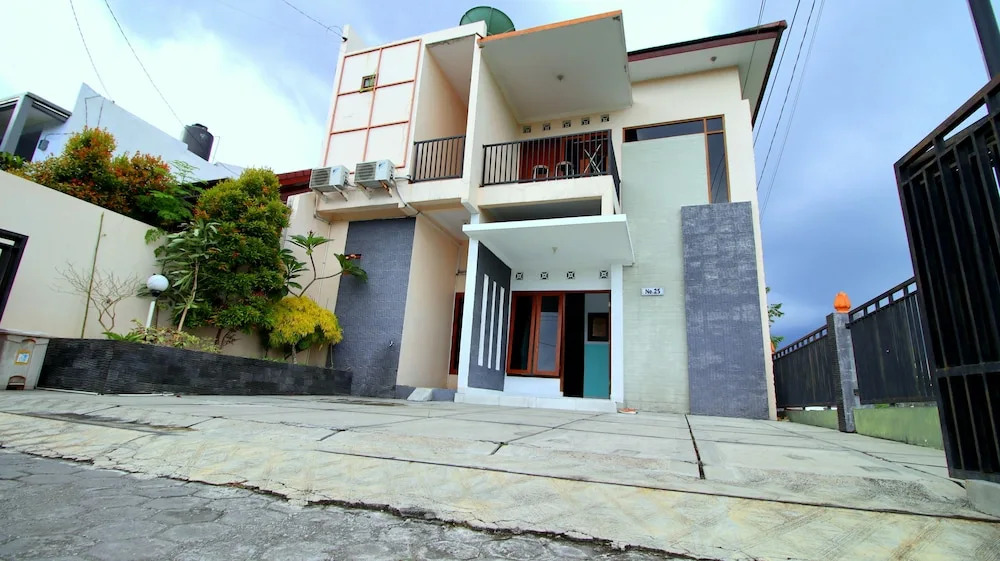 D Java Homestay Unit Ambarrukmo 3