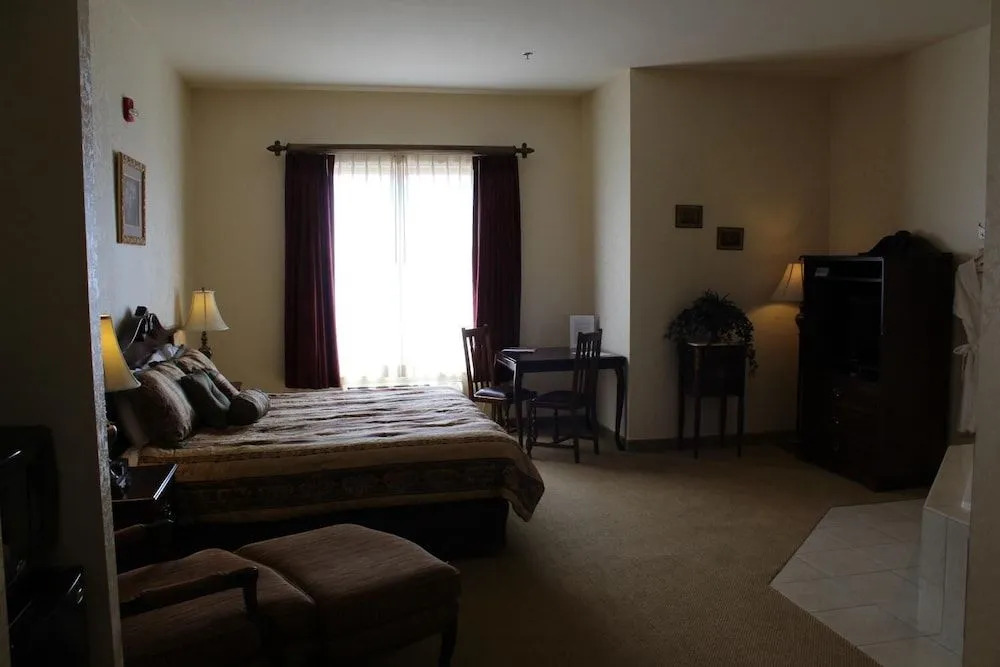 Silverland Inn