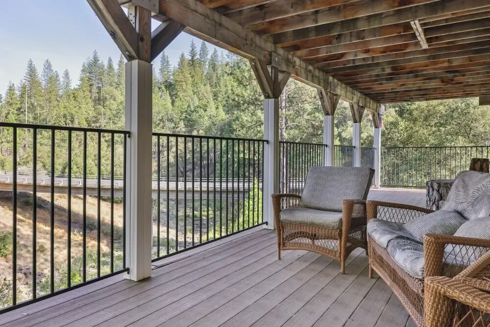 Spacious Pine Mountain Lake Cabin Rental w/ Decks