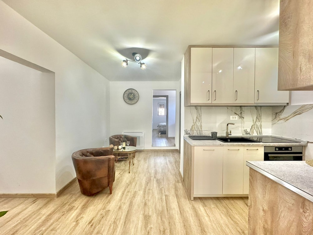 Maxim Family Apartment Budva