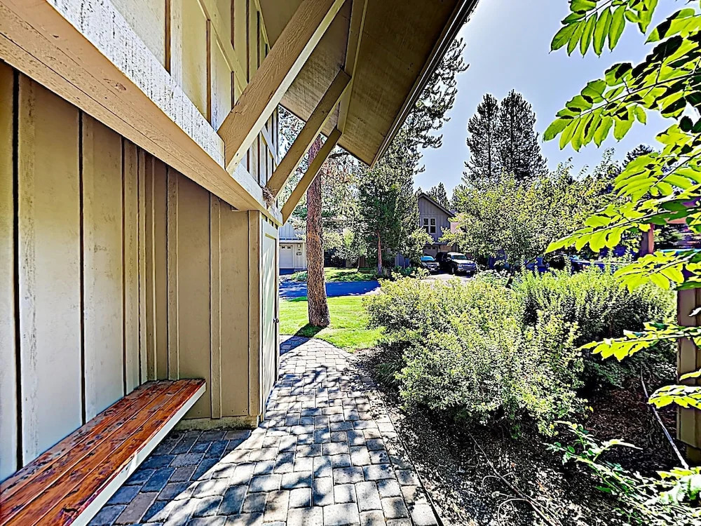 New Listing! 44 Freemont Crossing W/ Hot Tub 3 Bedroom Townhouse