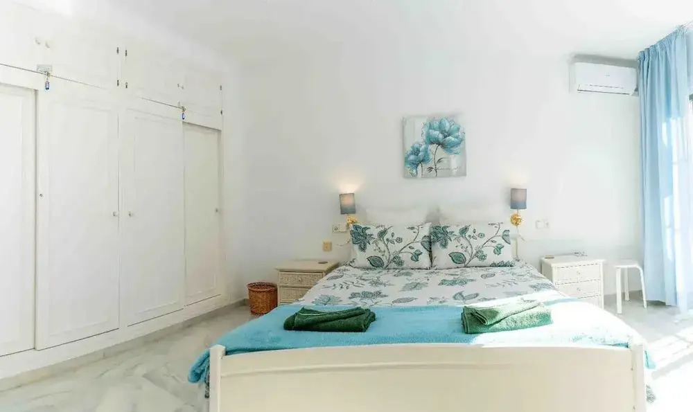 Lovely 2-bed Calahonda Apartment sea & Golf Views