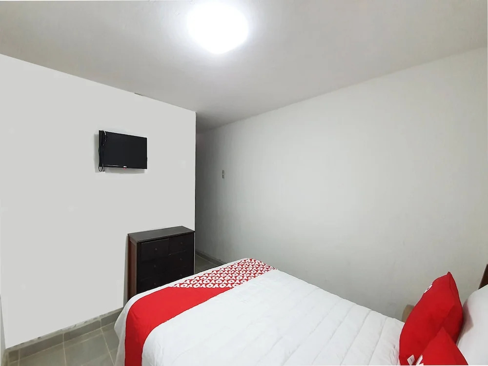 OYO Hotel Colonial