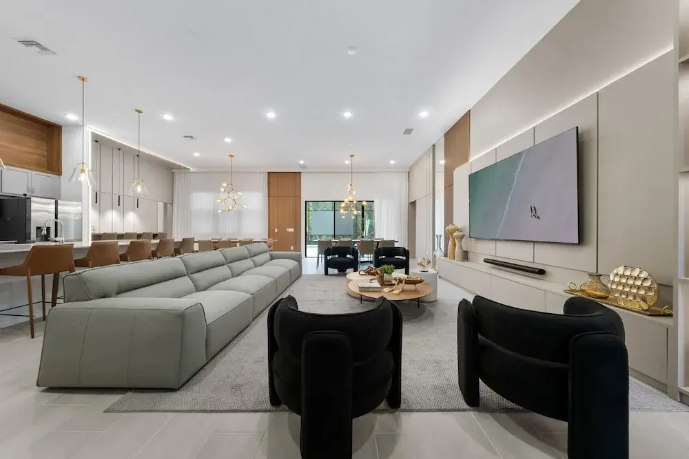 Brand New Modern State of the Art Home Sleeps 31