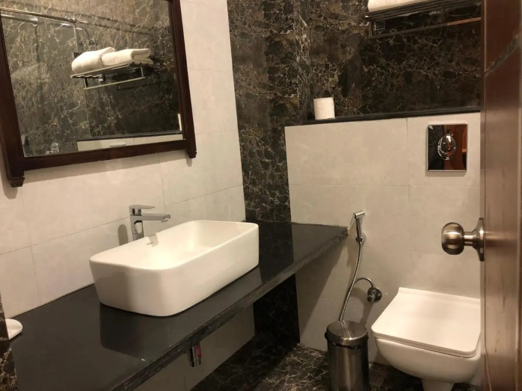 Hotel Raj Bagh Palace