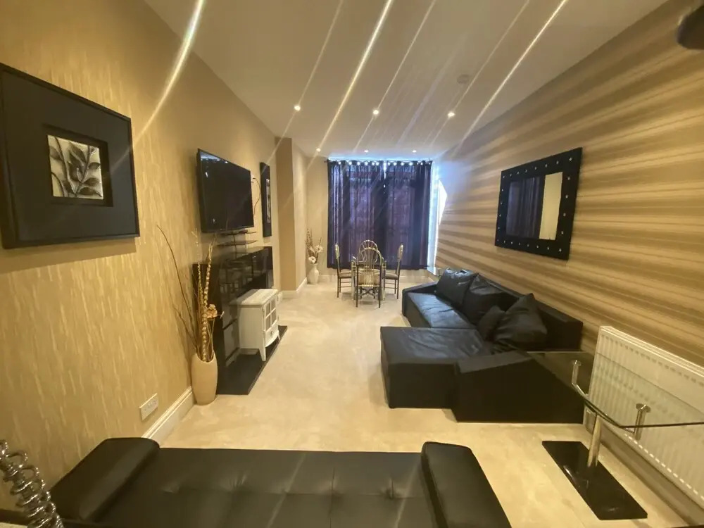 Gold Apartment