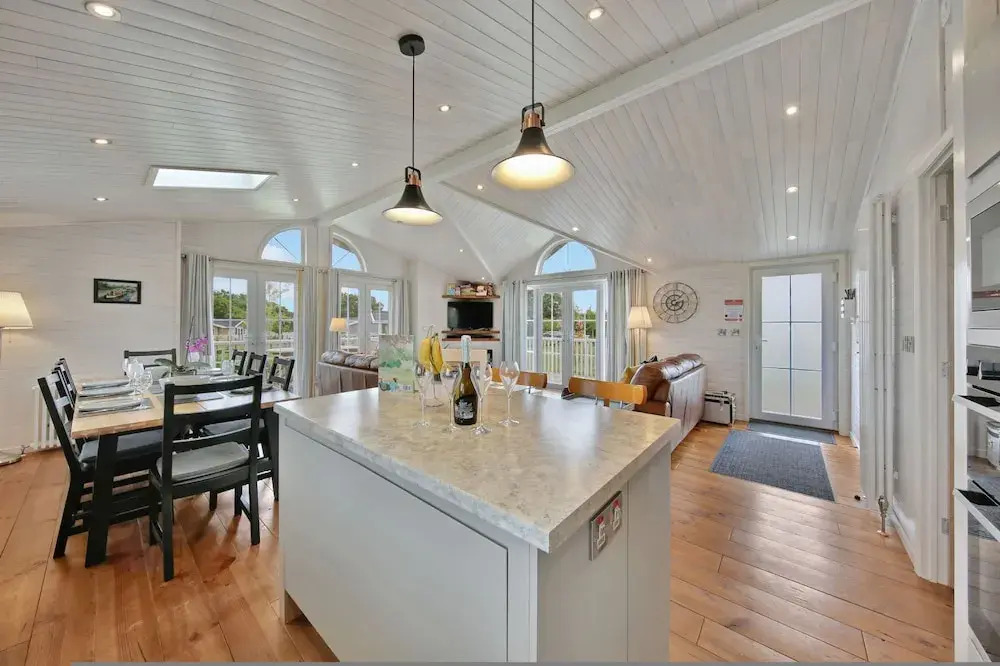 Host Stay Mahonia Lodge