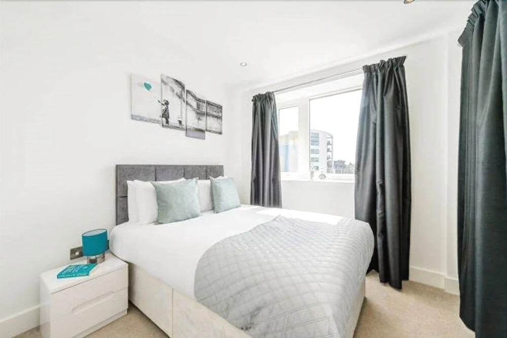 Flying Butler Greenwich Apartment