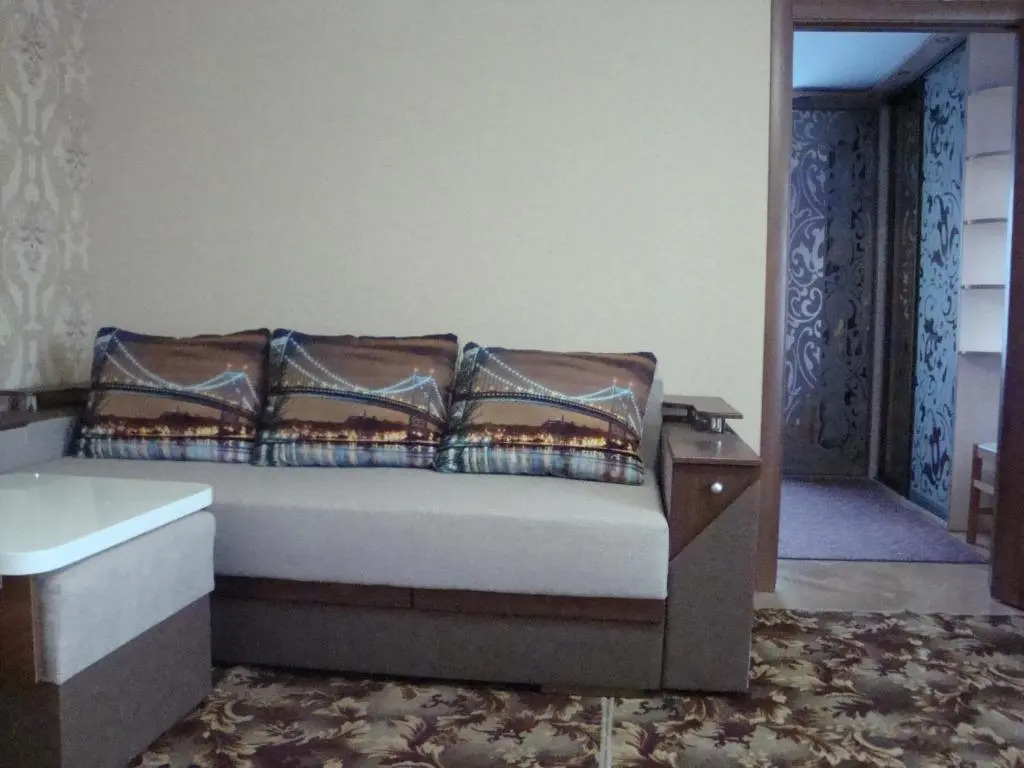 Apartment on Ivasyuka 11
