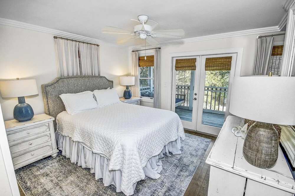Short Distance To The White Sandy Beaches, Rendezvous Main House + Carriage In Seaside 4 Bedroom Home by RedAwning