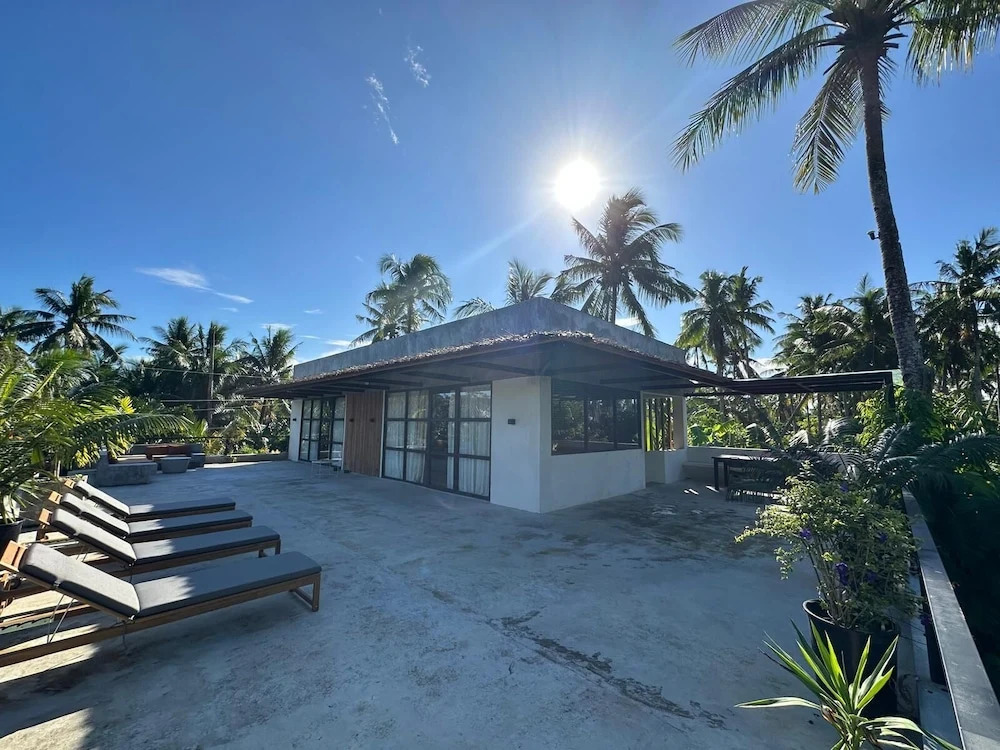 Surfing Temple Boutique Hotel