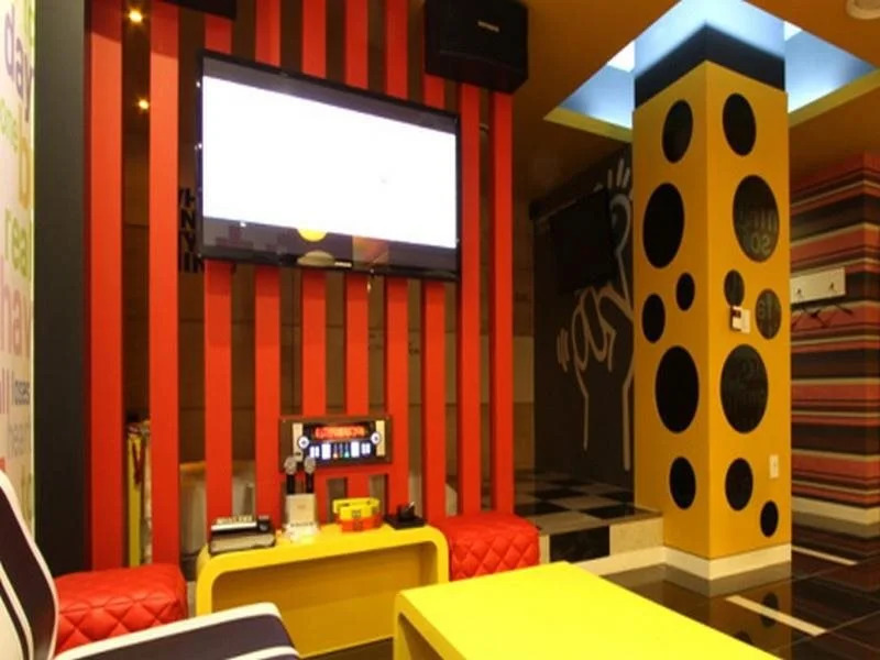 Show Hotel