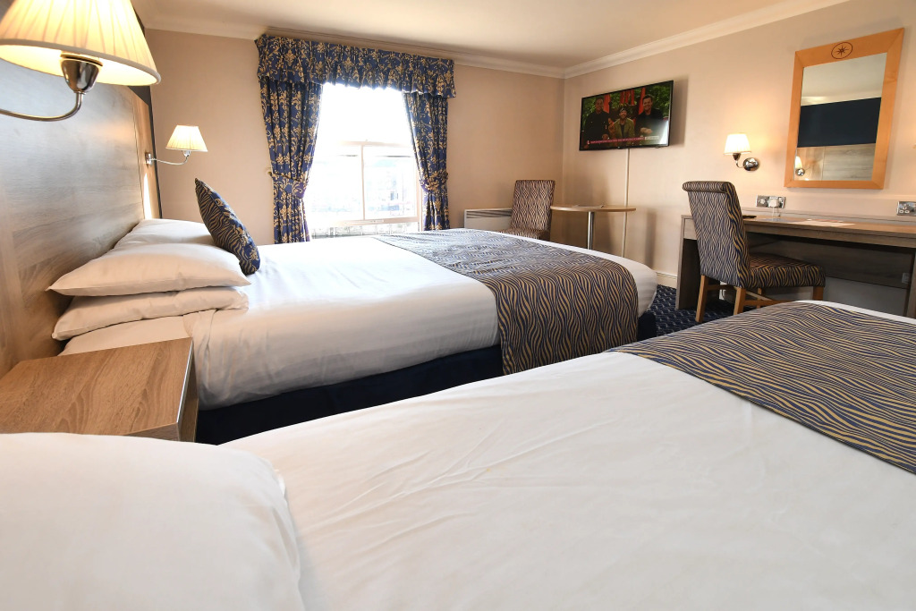 The Queens Hotel & Victoria Cloisters Apartments