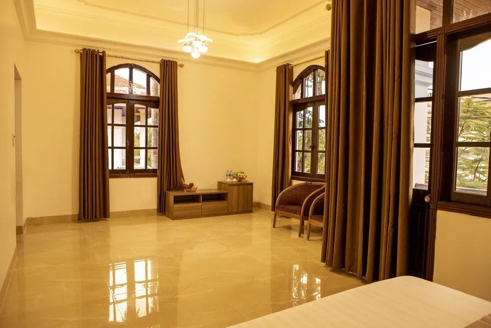 Vạn Xuân Royal Hotel