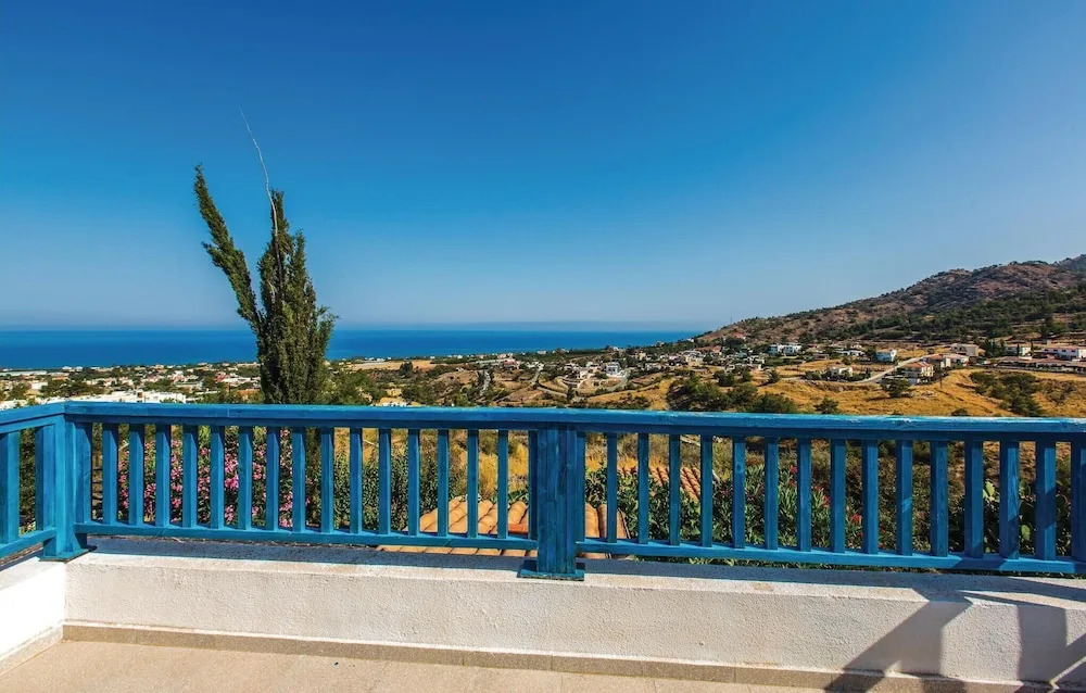 Stunning Home In Argaka With Wifi