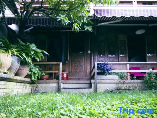Mrs. Sha's Living Room Inn