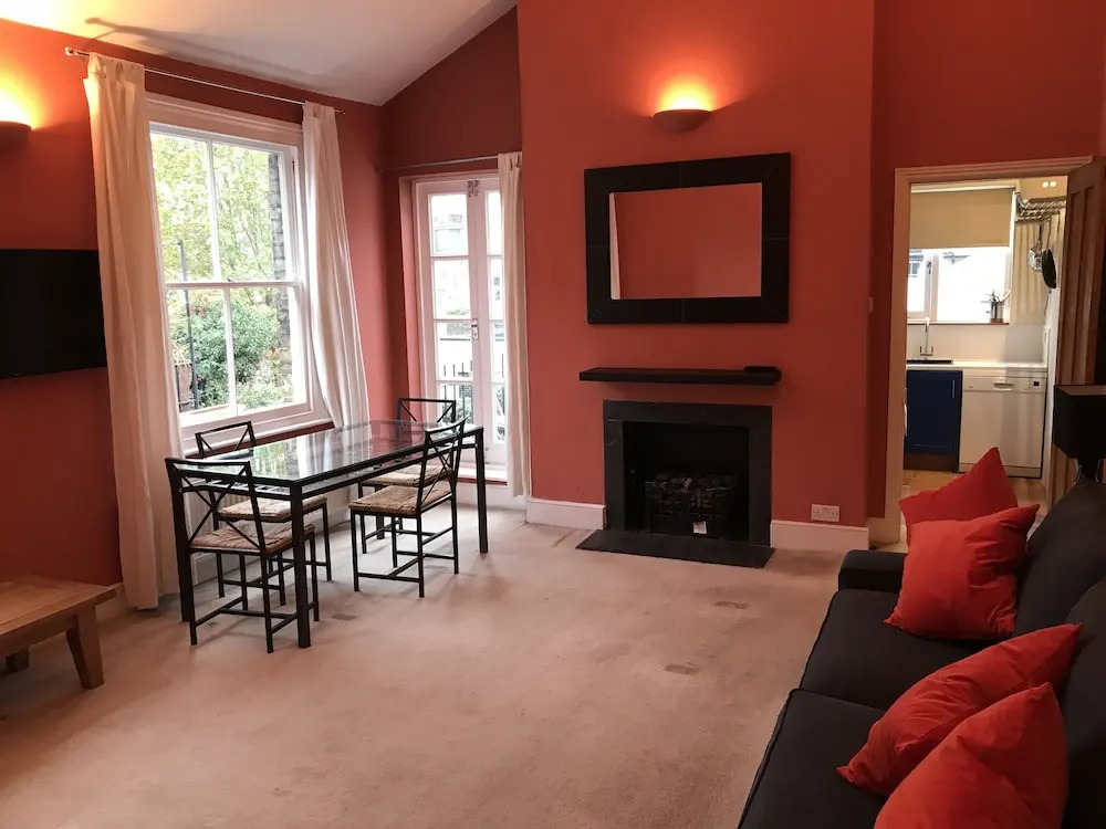 Wix's Lane 3 bed Apartment