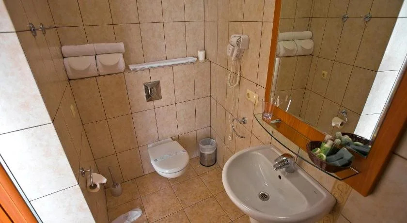 Elizium Park Hotel