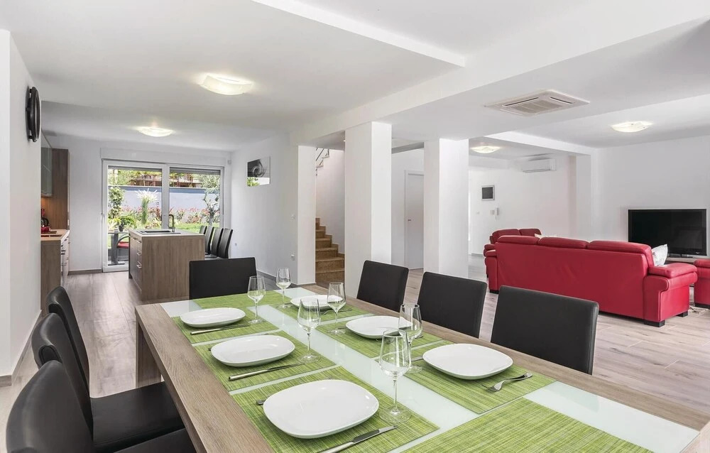 Nice Home in Pula With Wifi and 4 Bedrooms