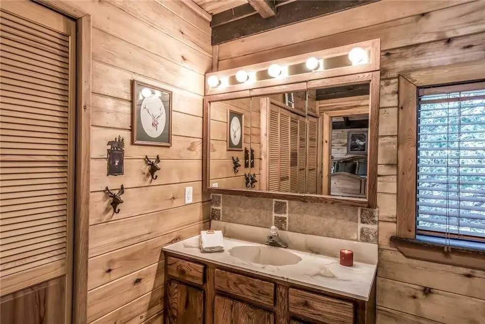Antler Mountain Lodge - Four Bedroom Cabin
