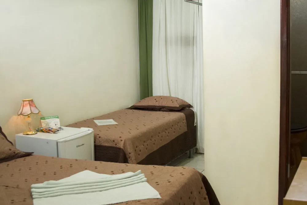 Eduardo Hotel