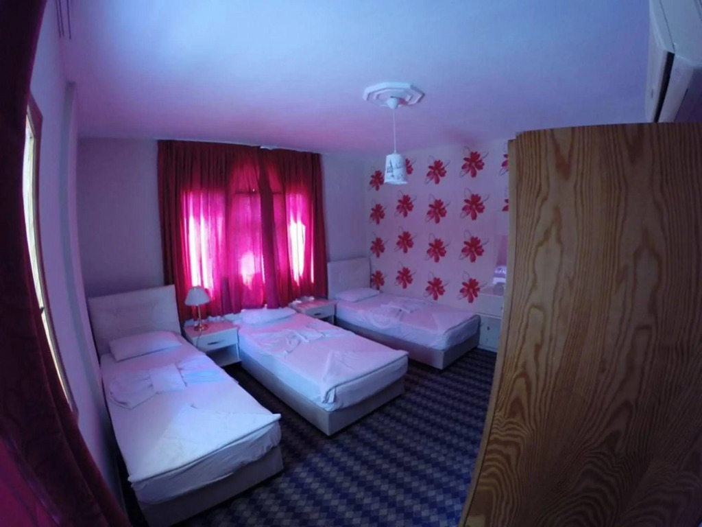 Karya Hotel