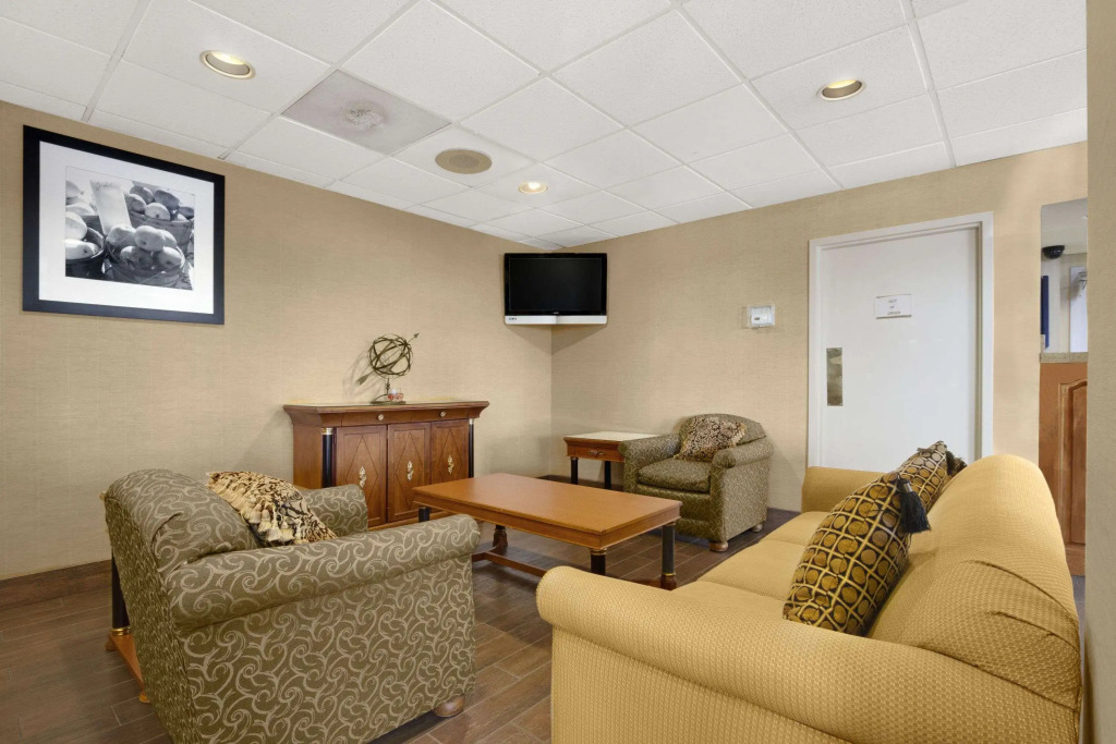 Super 8 by Wyndham Oxford