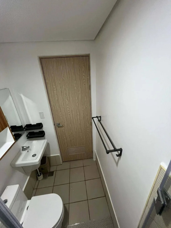 Lux 2BR Sky Condo With 24-hr Security, Fully Airconditoned & Basement Parking